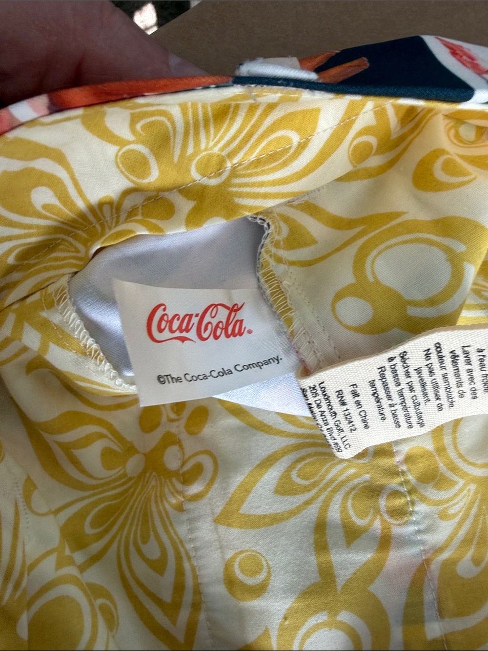Coca Cola Men’s Golf Shorts by Loudmouth NWT Sz 38 Pin-Up Girl Novelty - Picture 6 of 6
